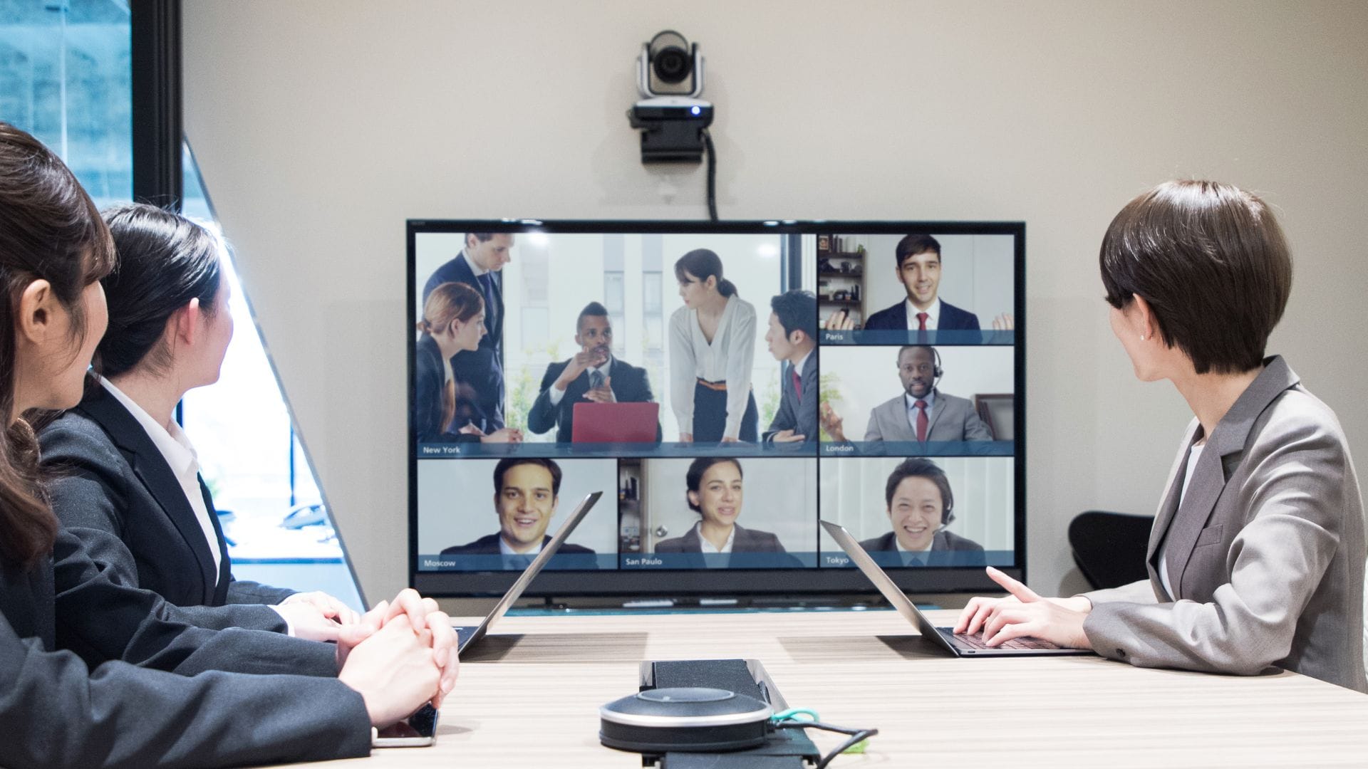 מאמרים 16 פתרונות מולטימדיה לעסקים